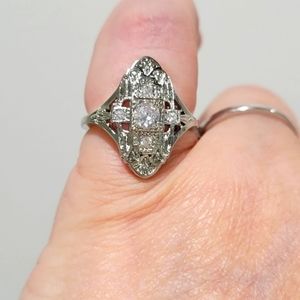 Flash Sale GORGEOUS VINTAGE STYLE RING CZ 💍 😍 Edwardian style.